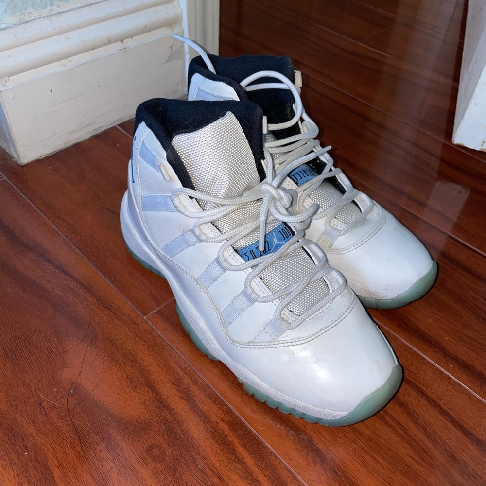 Air Jordan 11 BG Legend Blue